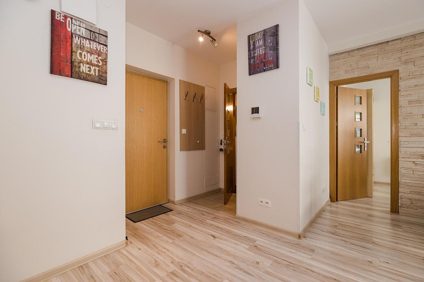 Apartment Superior Panska, 2 Rooms, 1 Bedroom, Metro! 24h Reception!